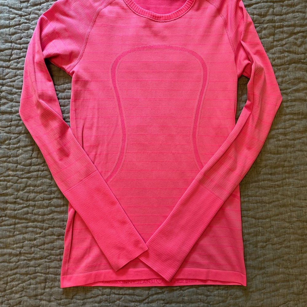 Lululemon Swiftly Tech Long Sleeve Top size 6